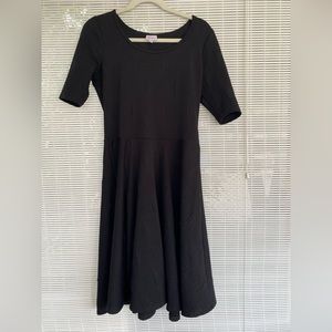 LuLaRoe size M black Nicole dress